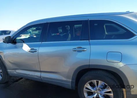 2015 Toyota Highlander Xle V6 from USA, damaged, VIN 5TDKKRFH5FS040343